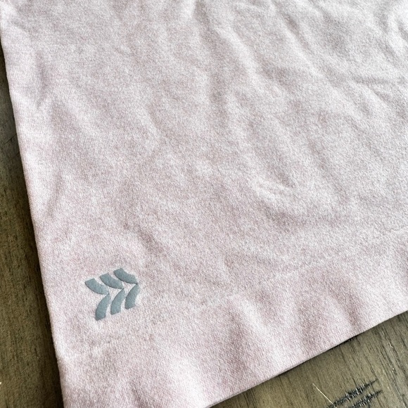 All in Motion Pink Boxy Crop T-Shirt NWOT - Picture 6 of 9